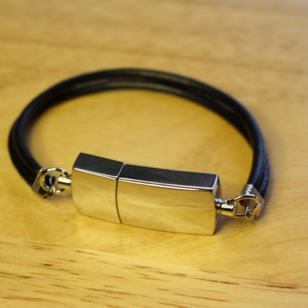 Leather rope bracelet with secret 8GB flash drive!
